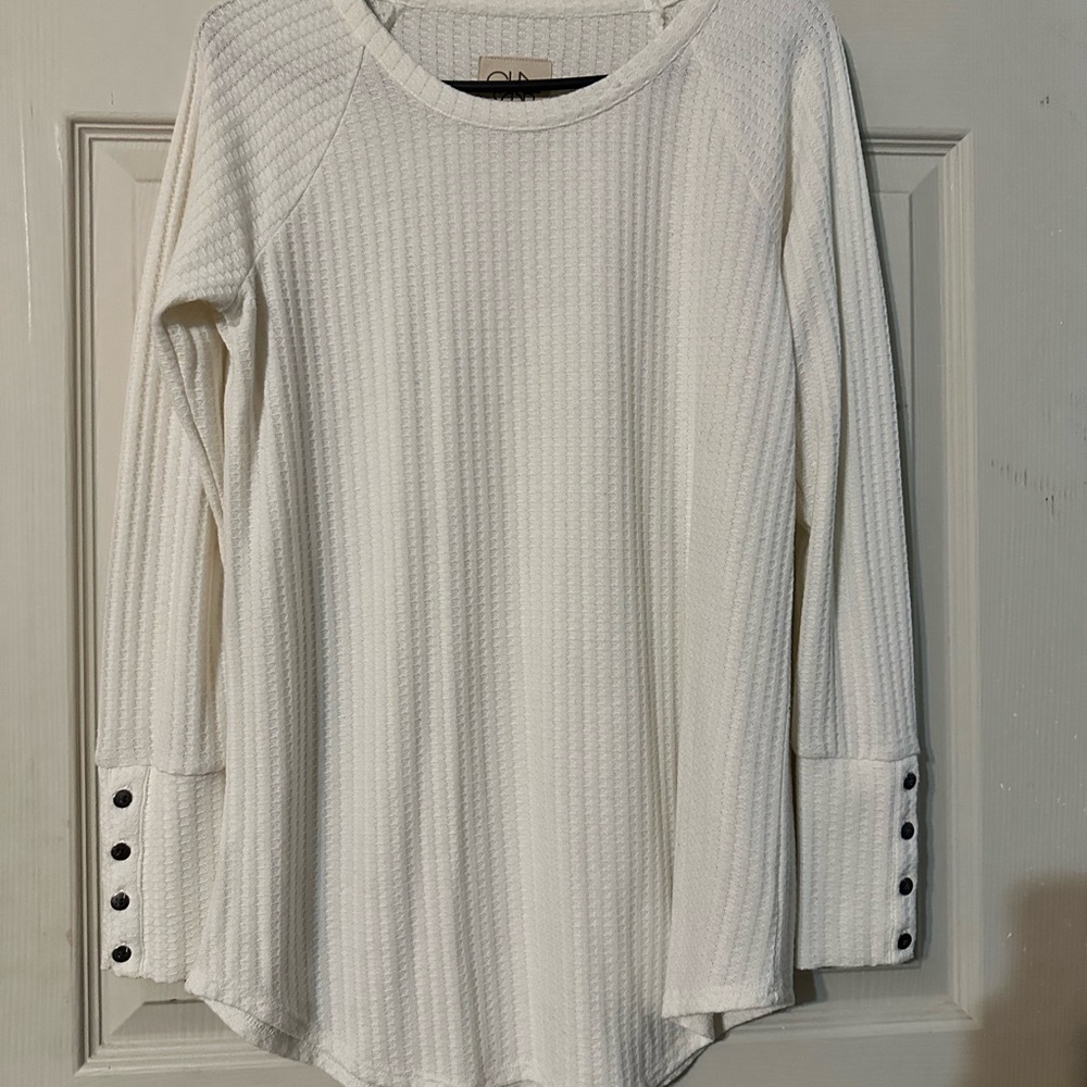 Chaser White Textured Long Sleeve Blouse